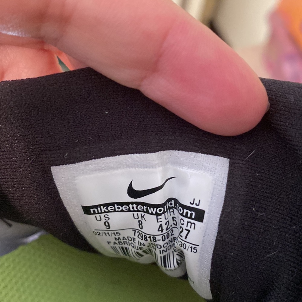 Nike Sneakers - Picture 7 of 7
